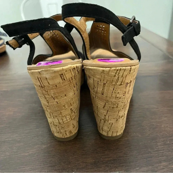 NEW Franco Sarto Clinton 2 Black Perforated T- Strap, Open Toe, Wedge Sandal 8.5 - Picture 3 of 5